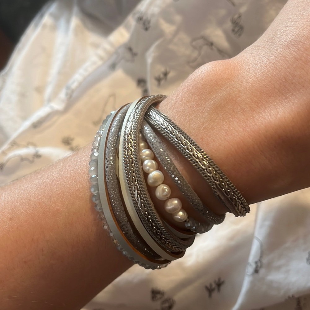 Blue Leather and Pearl Bracelet